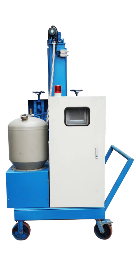 Aluminum refining spraying vehicle 